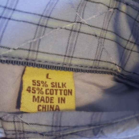 Tommy Bahama lavender silk dress shirt - Picture 5 of 8